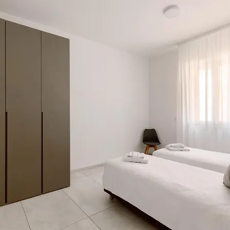 Le Dodici Porte - De Maria 5 By District *