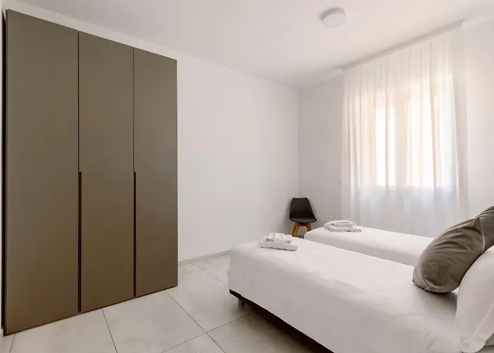 Le Dodici Porte - De Maria 5 By District *